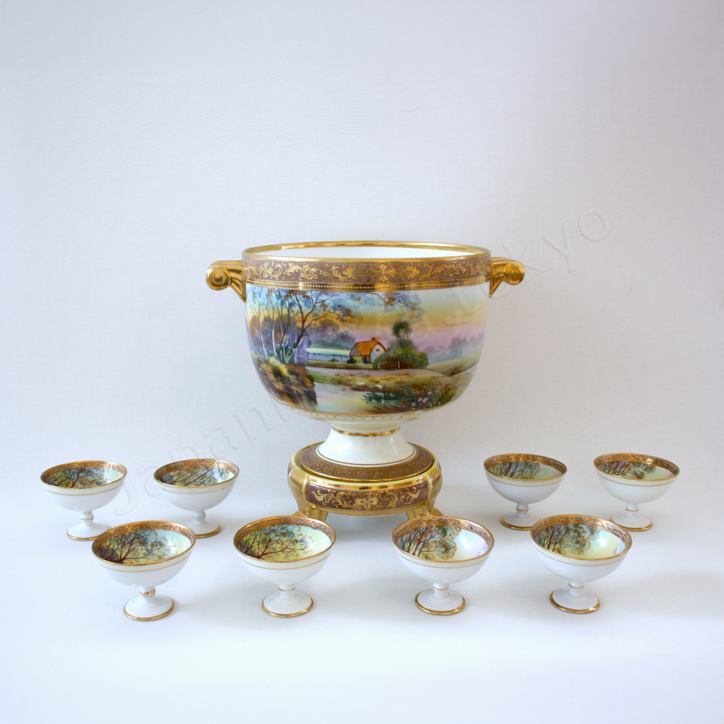 Front view: Japanese old fine china. Old Noritake. Antique. Punch bowl set
Landscape design
polychrome and gold