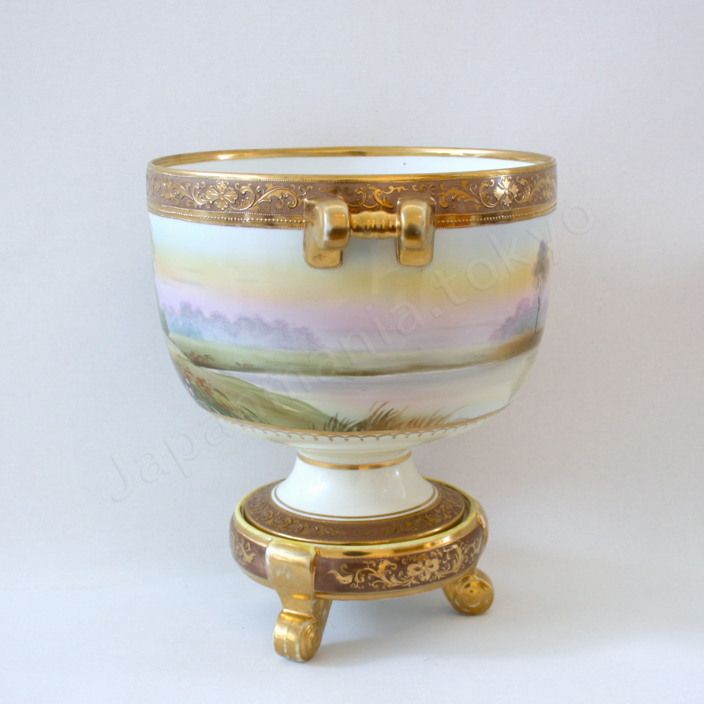 Side view: Japanese old fine china. Old Noritake. Antique. Punch bowl set
Landscape design
polychrome and gold