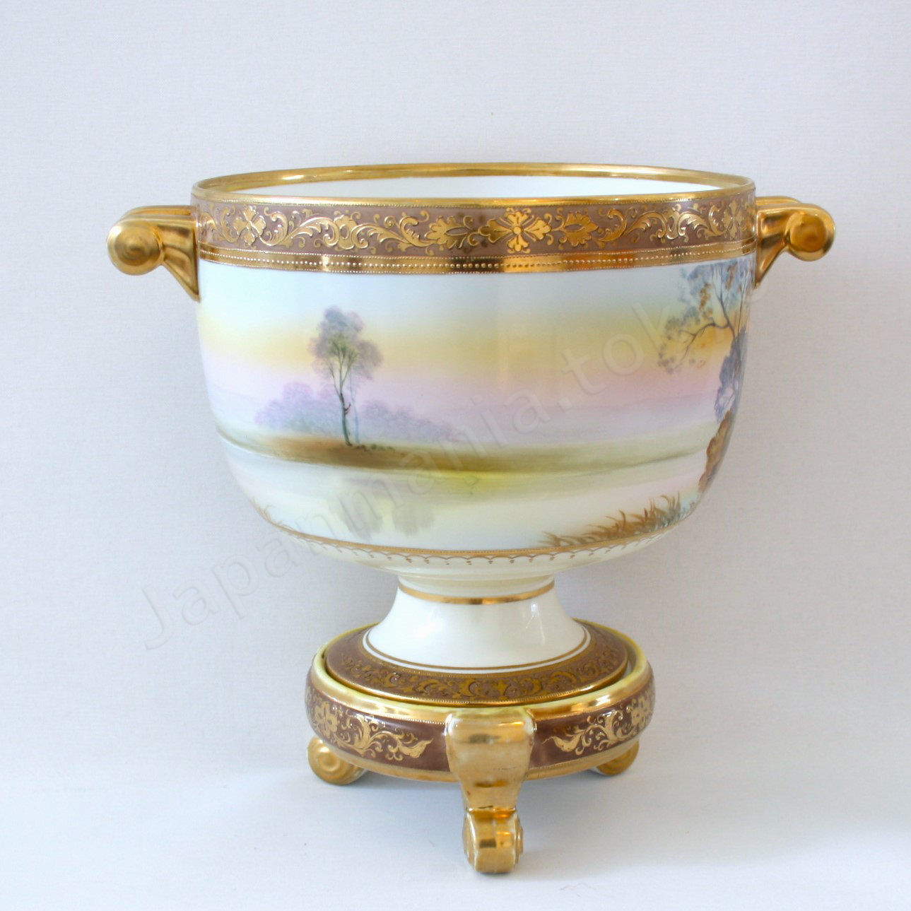 Side view: Japanese old fine china. Old Noritake. Antique. Punch bowl set
Landscape design
polychrome and gold