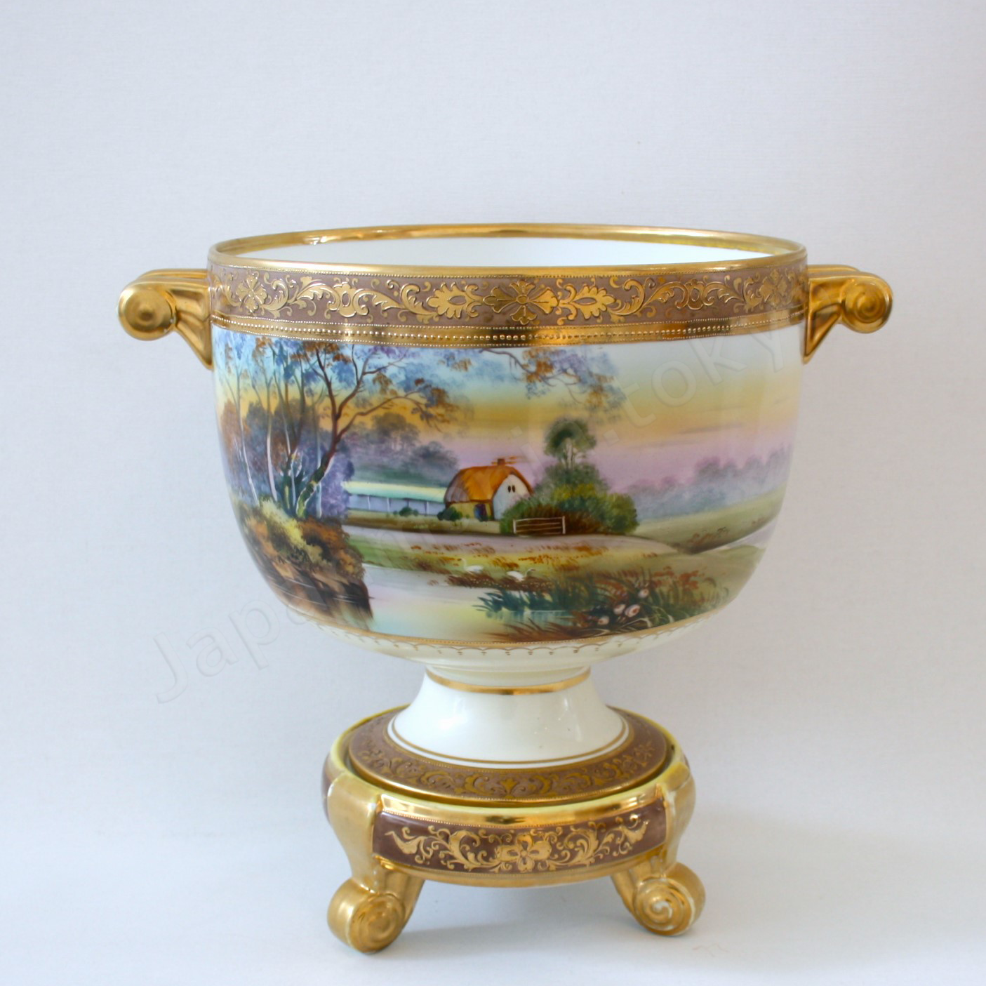 Front view: Japanese old fine china. Old Noritake. Antique. Punch bowl set
Landscape design
polychrome and gold