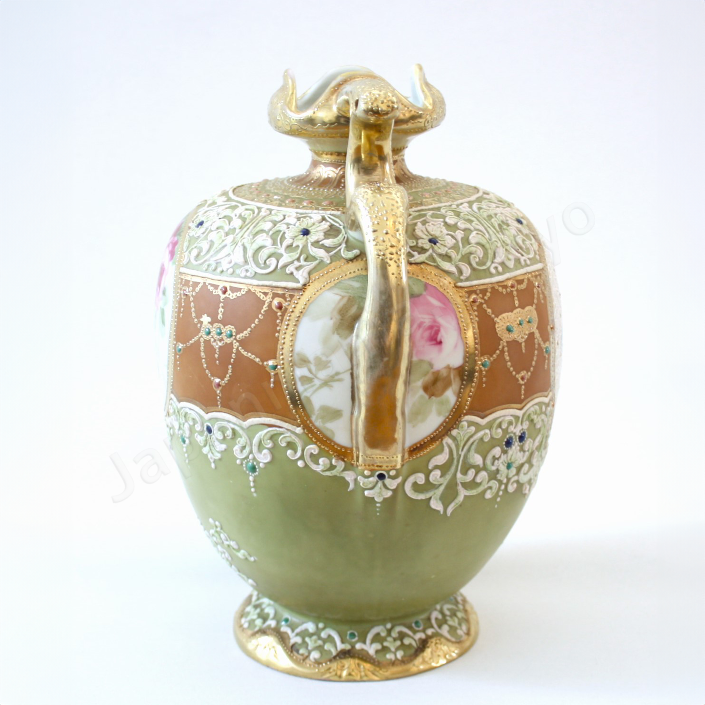 Side view: Japanese old fine china. Old Noritake. Antique.Vase with handles
Queen Louise portraite design
polychrome and gold, moriage.