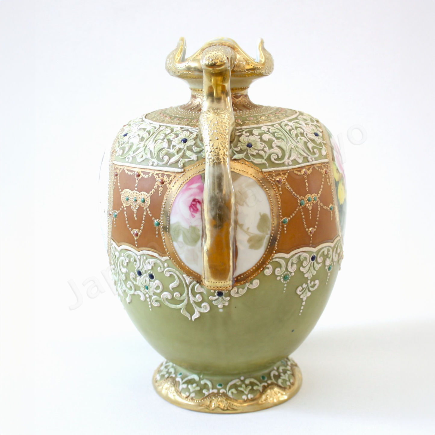 Side view: Japanese old fine china. Old Noritake. Antique.Vase with handles
Queen Louise portraite design
polychrome and gold, moriage.