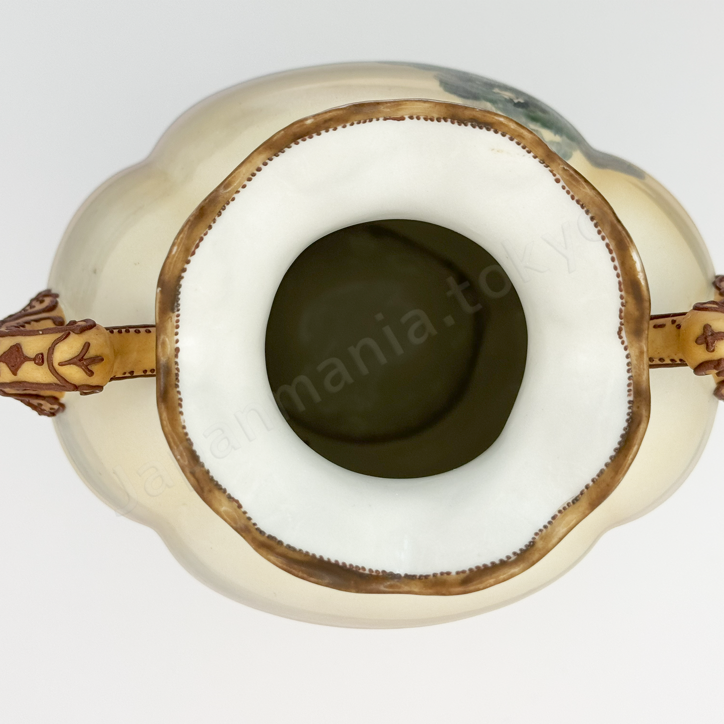 Top view: Japanese old fine china. Old Noritake.
Ruffle top vase with handles
Landscape design
Polychrome