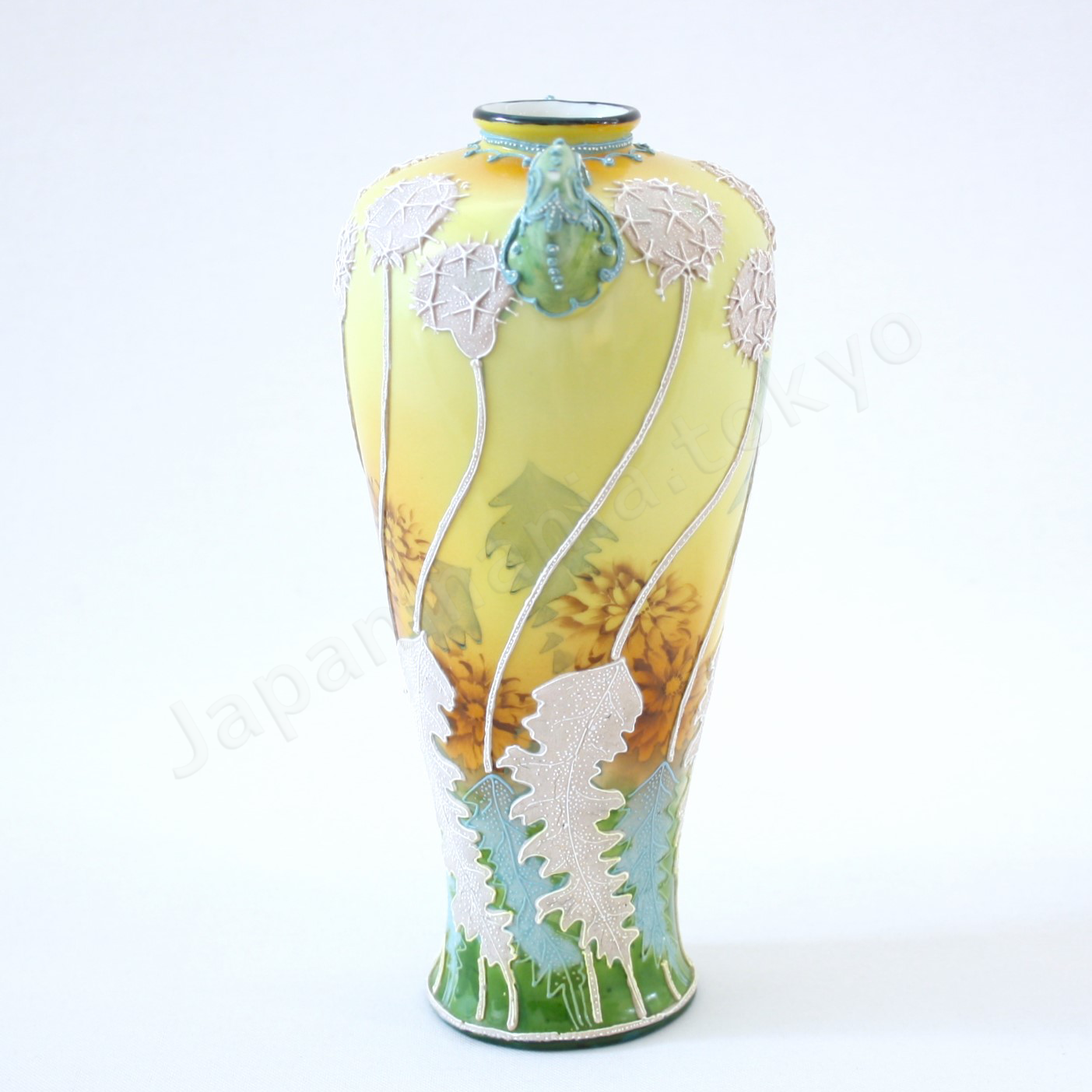 Side view: Japanese Antique fine china. Old Noritake.
Vase with handles
Dandelion design
polychrome and Moriage decoration