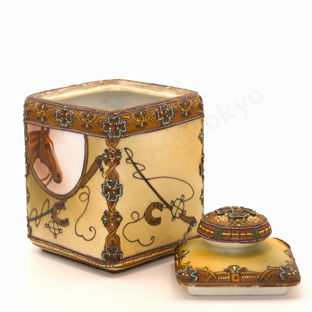 Side view: Japanese antique fine china, Old Noritake.
Humidor
Horse design
Moriage trim shape