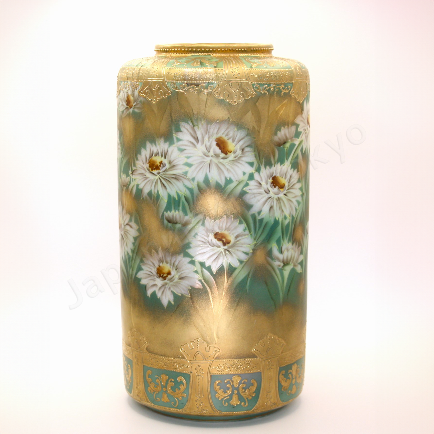 Front view: Japanese antique fine china. Old Noritake.
Large vase
Margaret design
Polychrome and gold