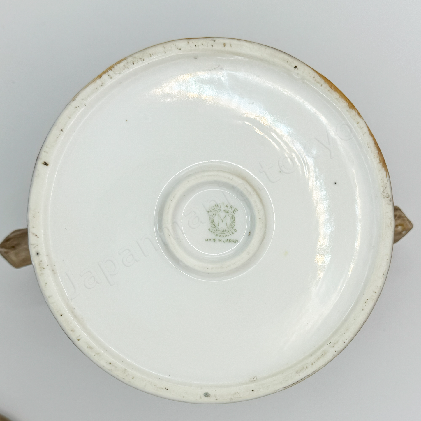 Back stamps: Noritake M in Wreath
Japanese antique fine china, Old Noritake.
Humidor with handles
Raccoon design
Molded shape, polychrome